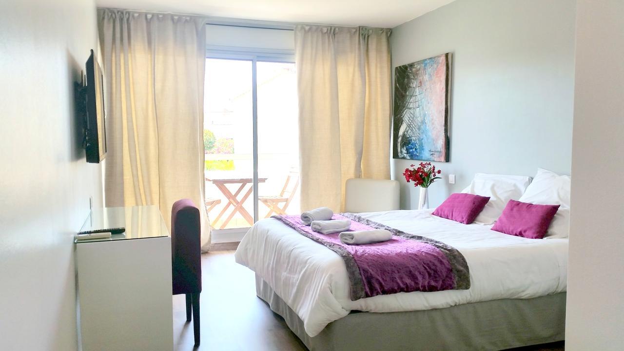Hotel Sable Et Soleil - Port, Plage Et Jacuzzi Prive Fréjus Стая снимка