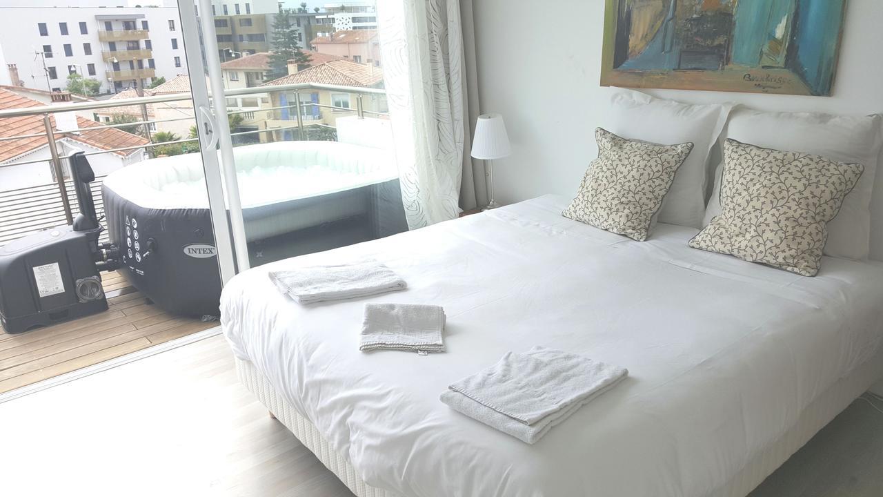 Hotel Sable Et Soleil - Port, Plage Et Jacuzzi Prive Fréjus Екстериор снимка