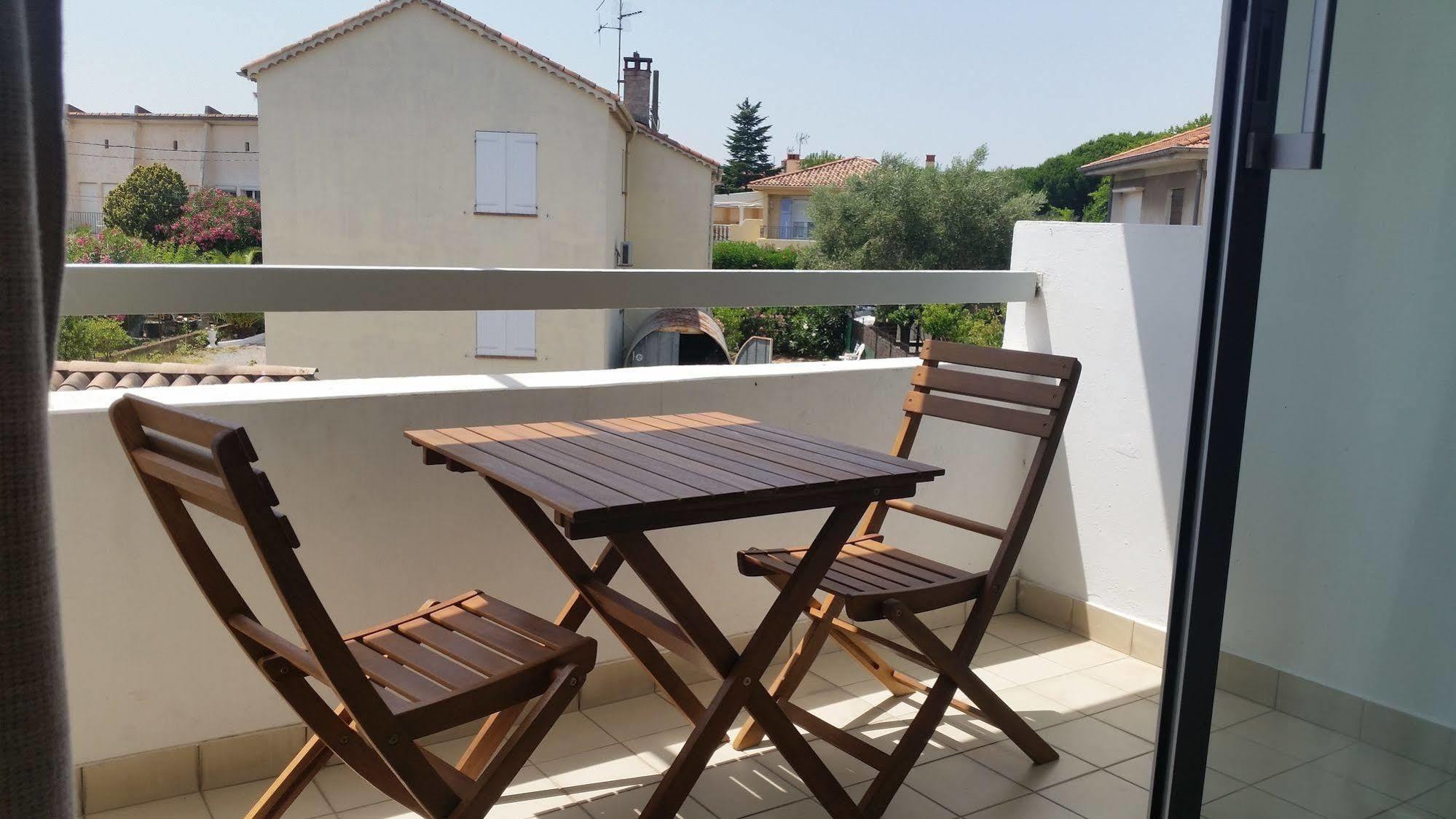 Hotel Sable Et Soleil - Port, Plage Et Jacuzzi Prive Fréjus Екстериор снимка