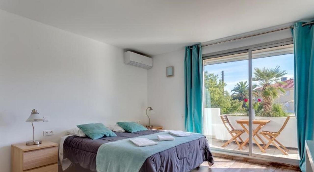 Hotel Sable Et Soleil - Port, Plage Et Jacuzzi Prive Fréjus Стая снимка