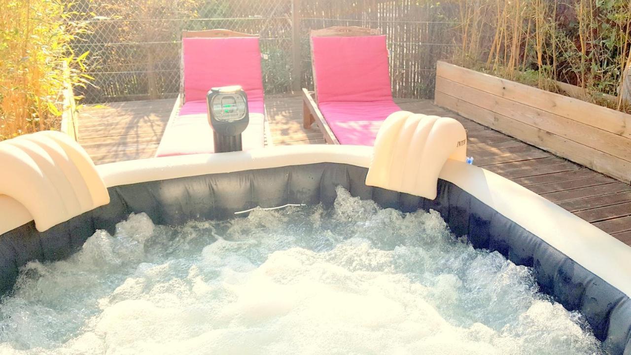 Hotel Sable Et Soleil - Port, Plage Et Jacuzzi Prive Fréjus Екстериор снимка