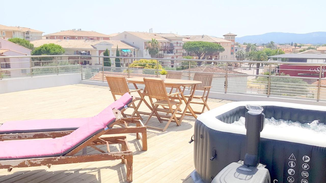 Hotel Sable Et Soleil - Port, Plage Et Jacuzzi Prive Fréjus Екстериор снимка
