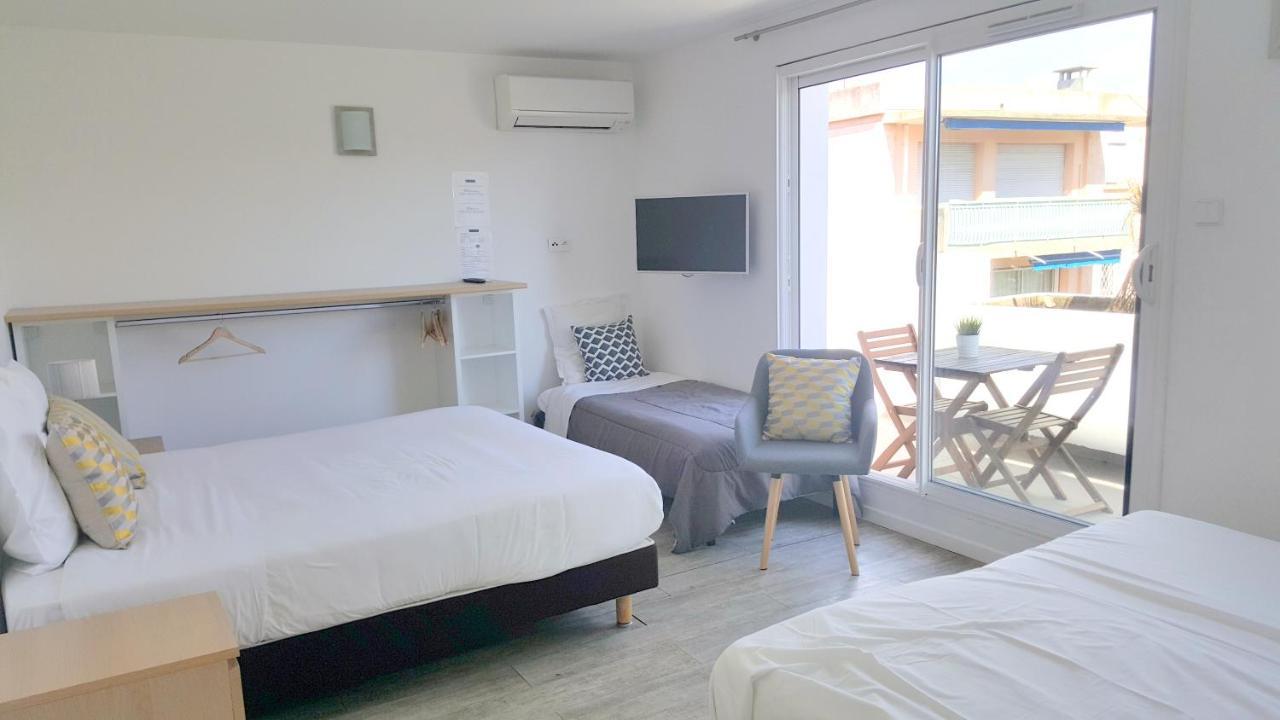 Hotel Sable Et Soleil - Port, Plage Et Jacuzzi Prive Fréjus Екстериор снимка